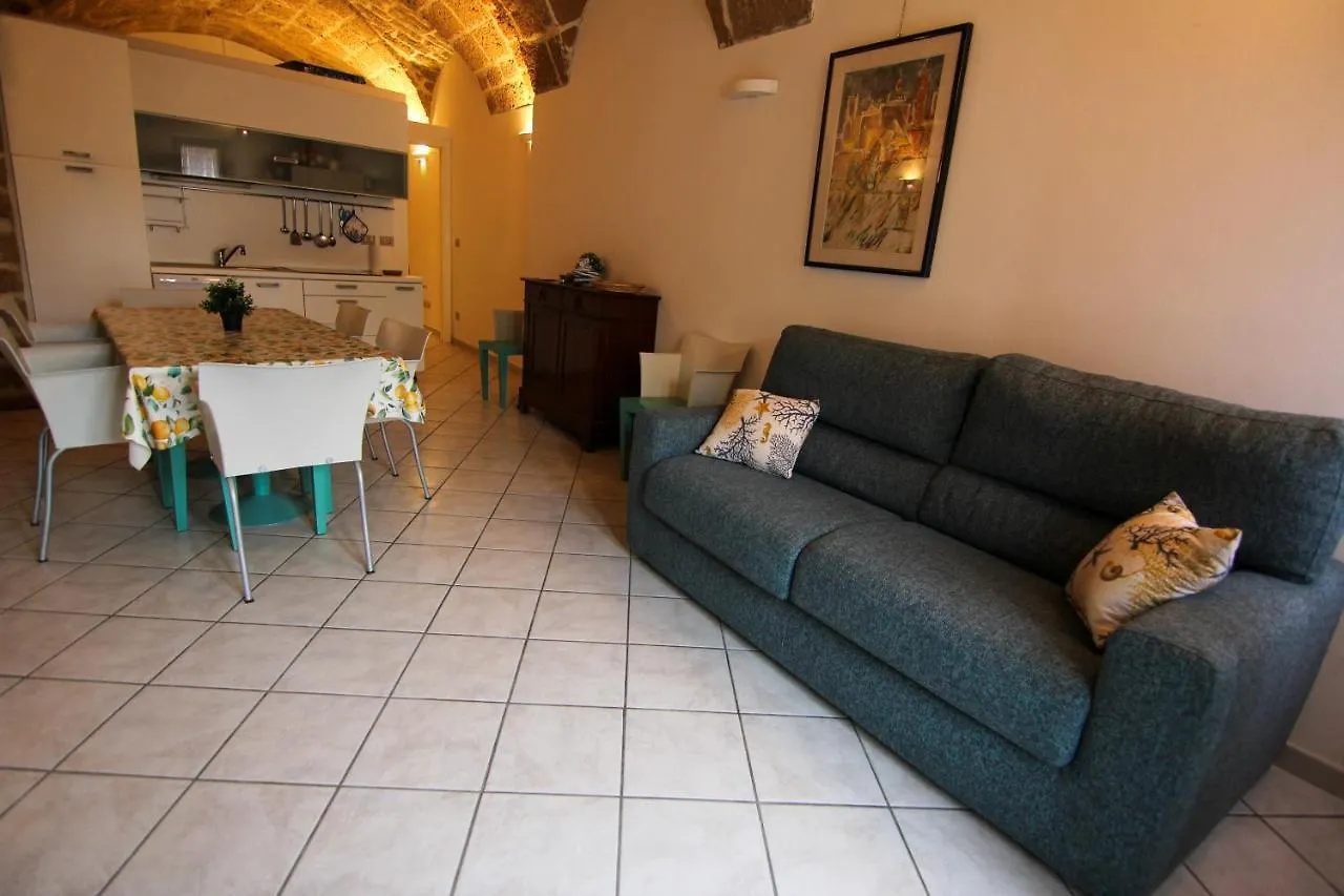 I Host Apartment - Piazza Civica 5 Alghero 0*,  Italia